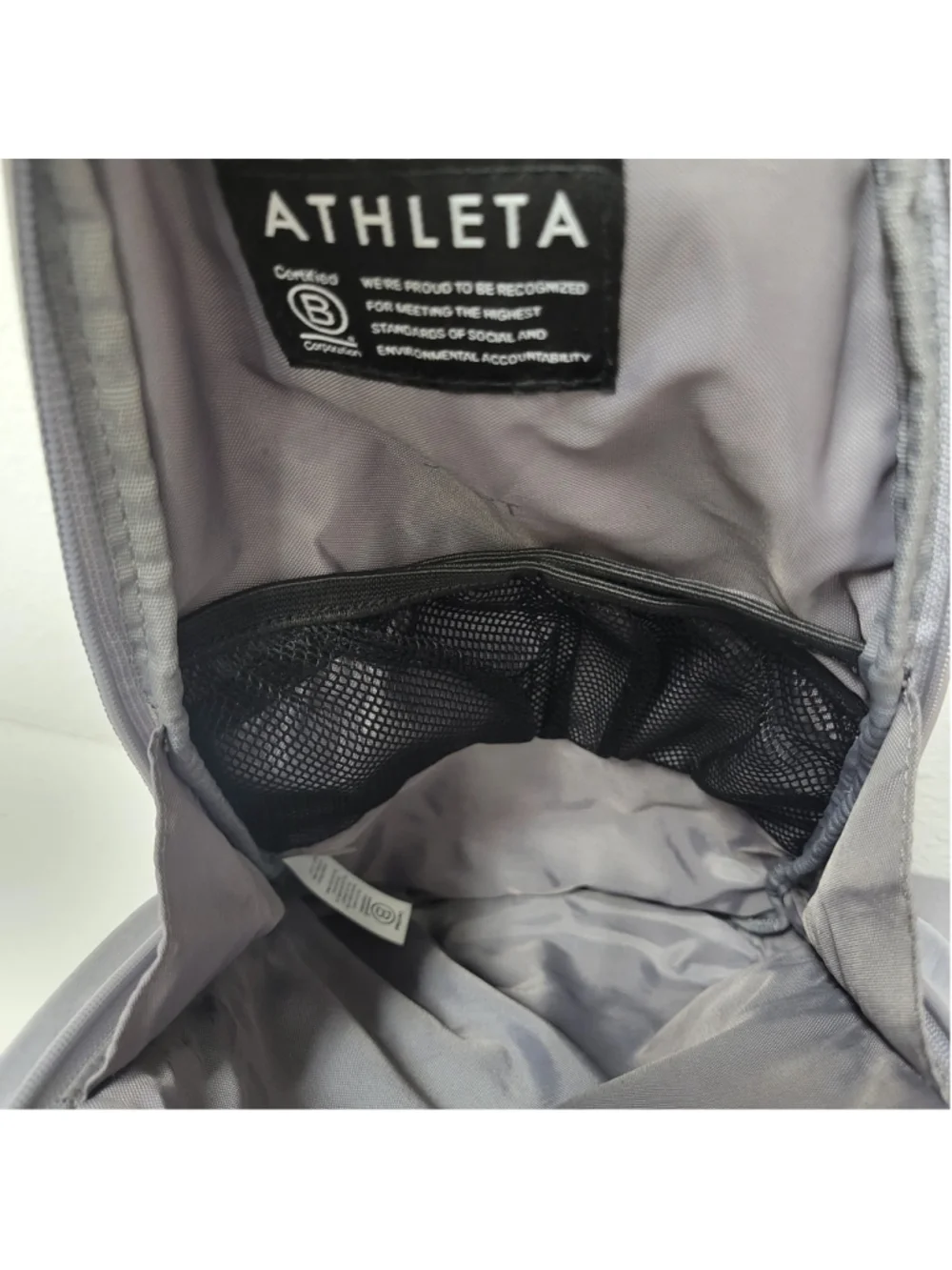 ATHLETA Women's Gray Kinetic Sling Crossbody Bag Pre-owned Condition